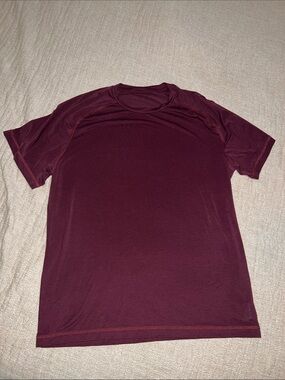 GAP fit Men's Short Sleeve Crew Tee — Maroon